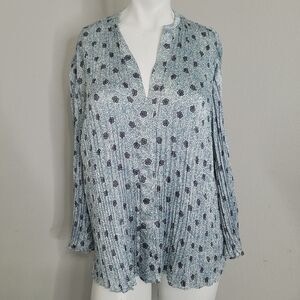 Vince Medium Blouse top shirt flower pleated lightweight v-neck button front